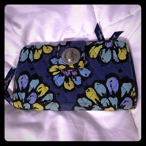 Vera Bradley  Wallet in Indigo Pop